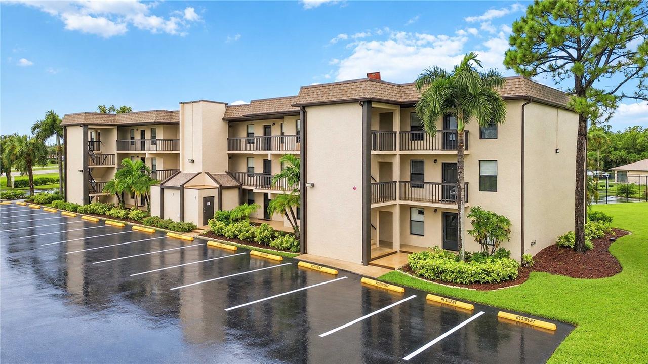 1999 Kings Hwy. #16B, Port Charlotte, FL 33980