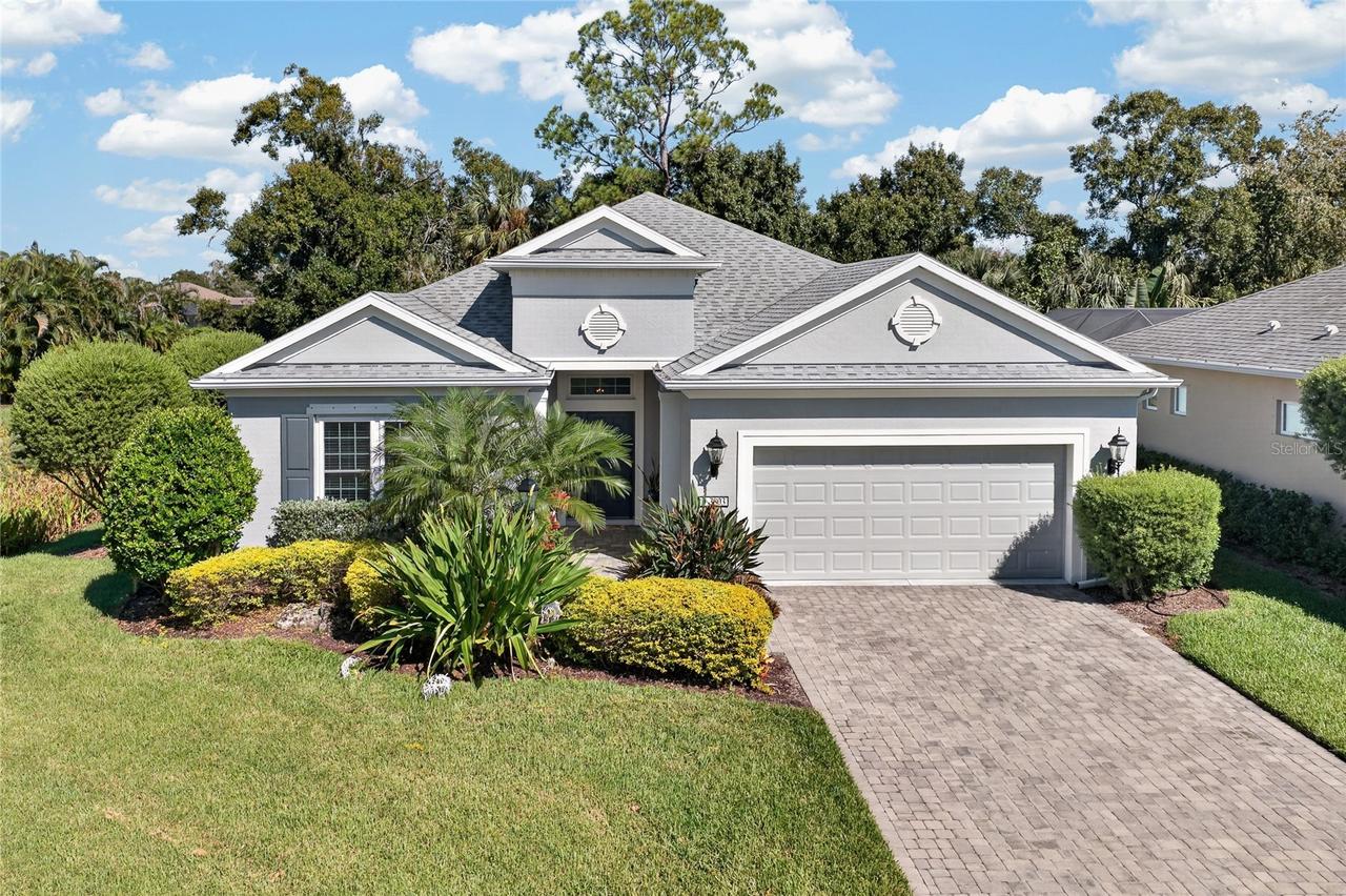 3803 Woodcliff Lake Ter., Sarasota, FL 34243