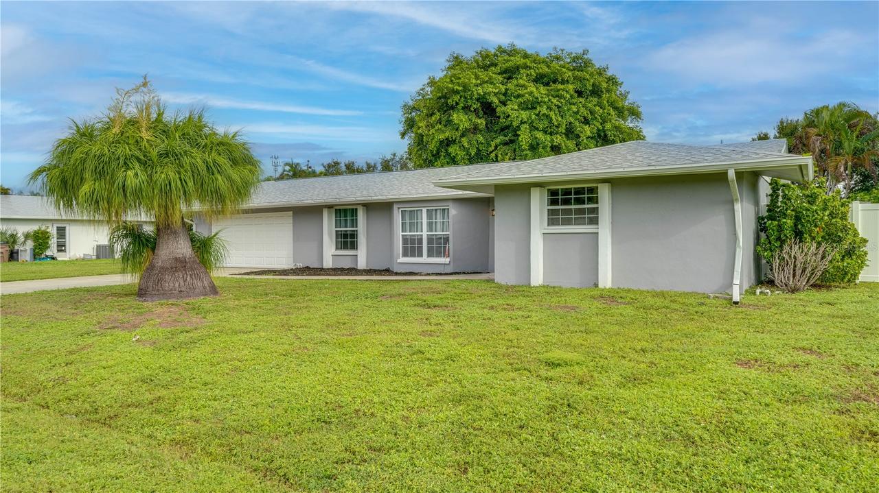 909 SE 27th St., Cape Coral, FL 33904