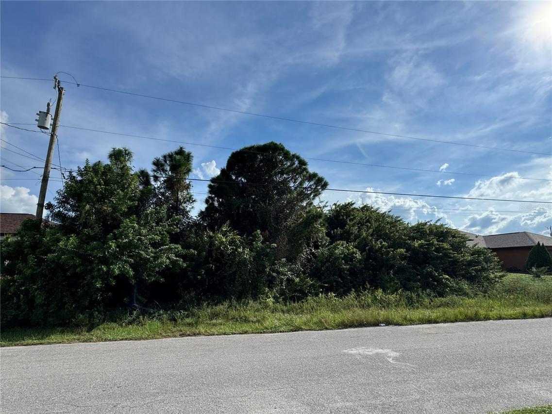 3215 10th St., Lehigh Acres, FL 33976