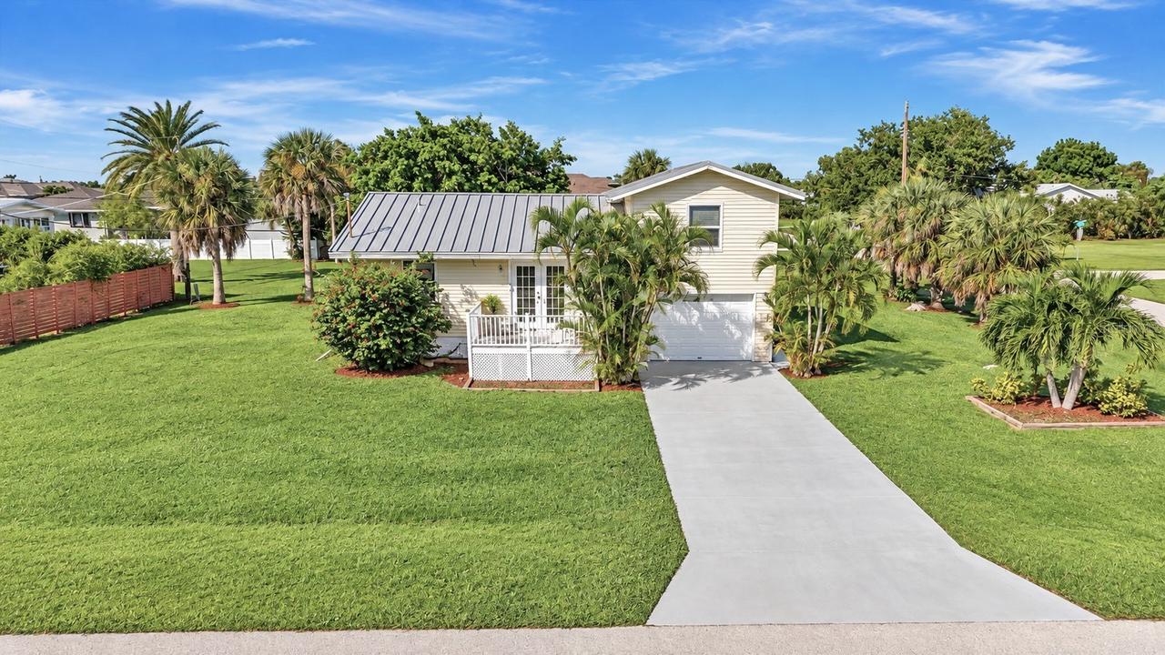 2835 Wisteria Pl., Punta Gorda, FL 33950