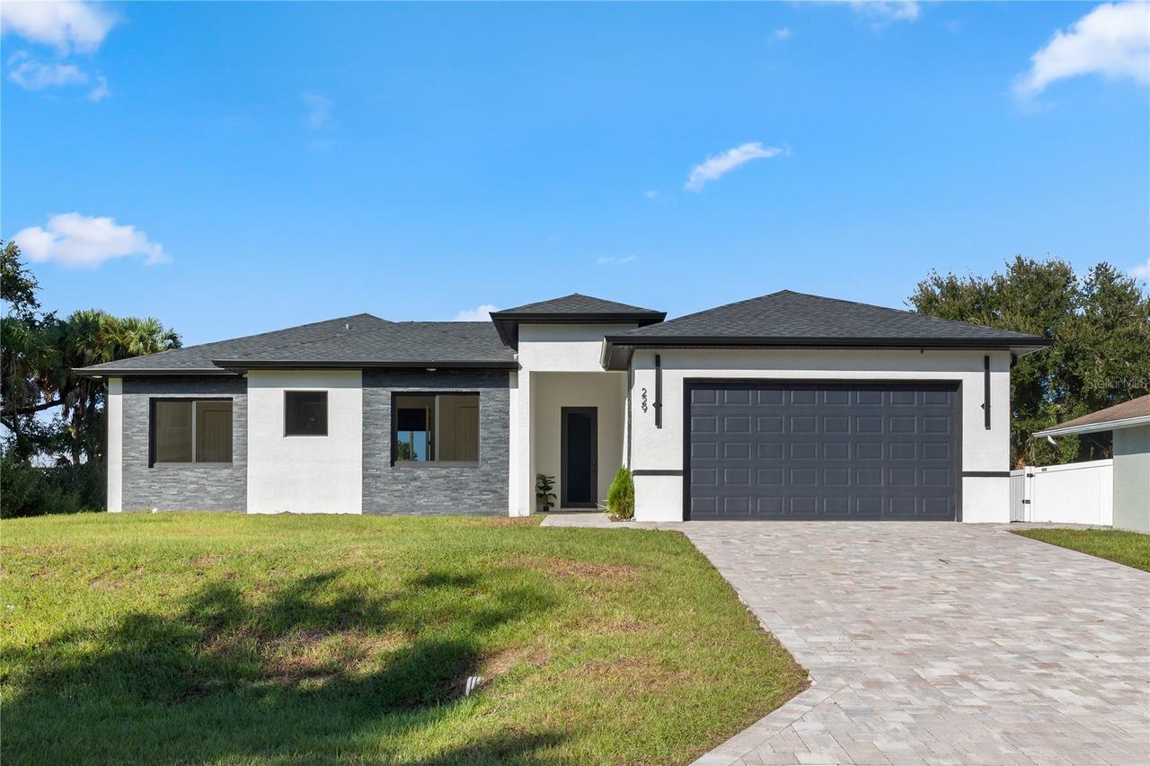 229 Ferdon Cir., Port Charlotte, FL 33954