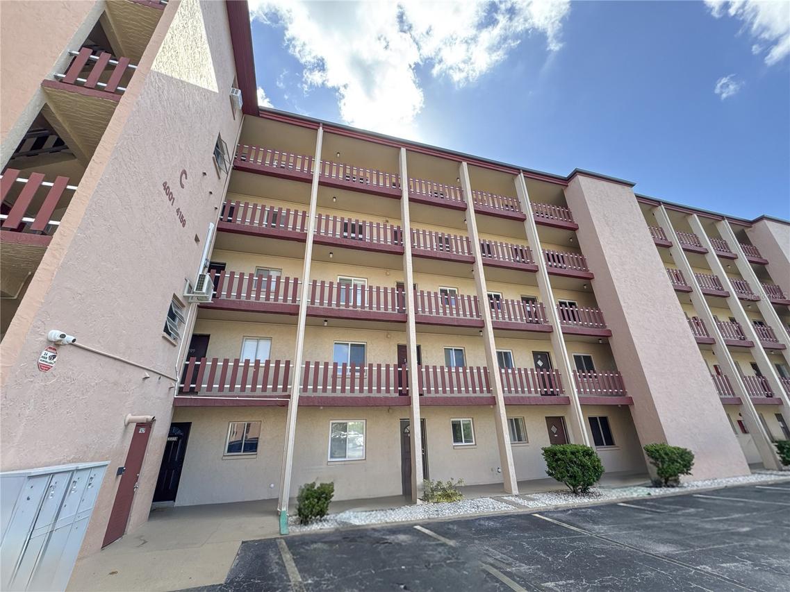4085 Lake Bayshore Dr. #C311, Bradenton, FL 34205