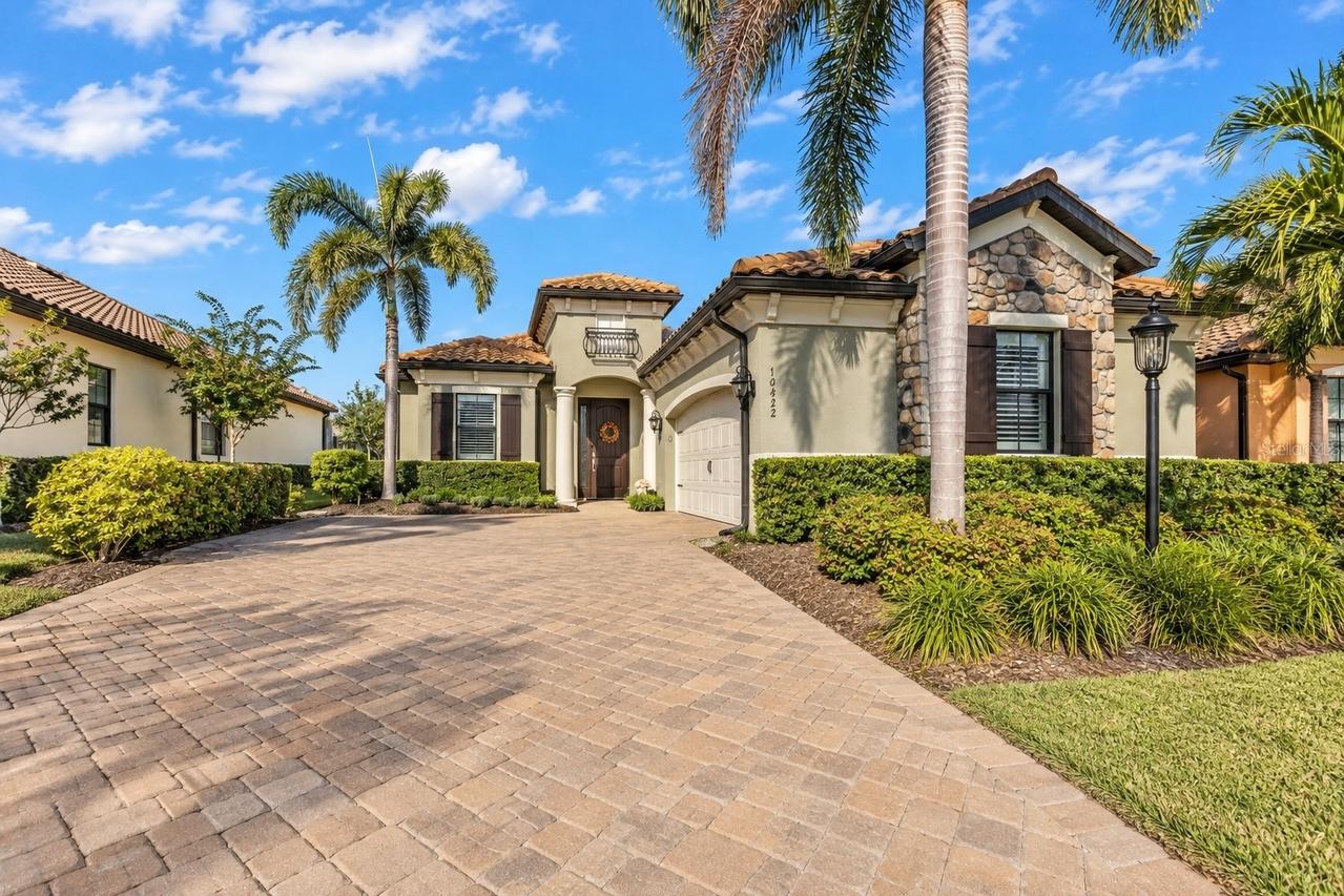 16422 Hillside Cir., Bradenton, FL 34202