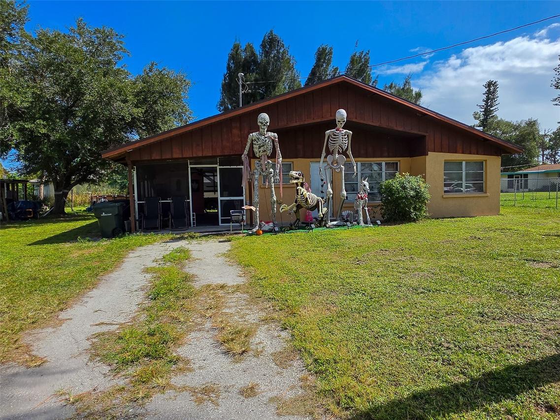 845 Palm Ave., Englewood, FL 34223