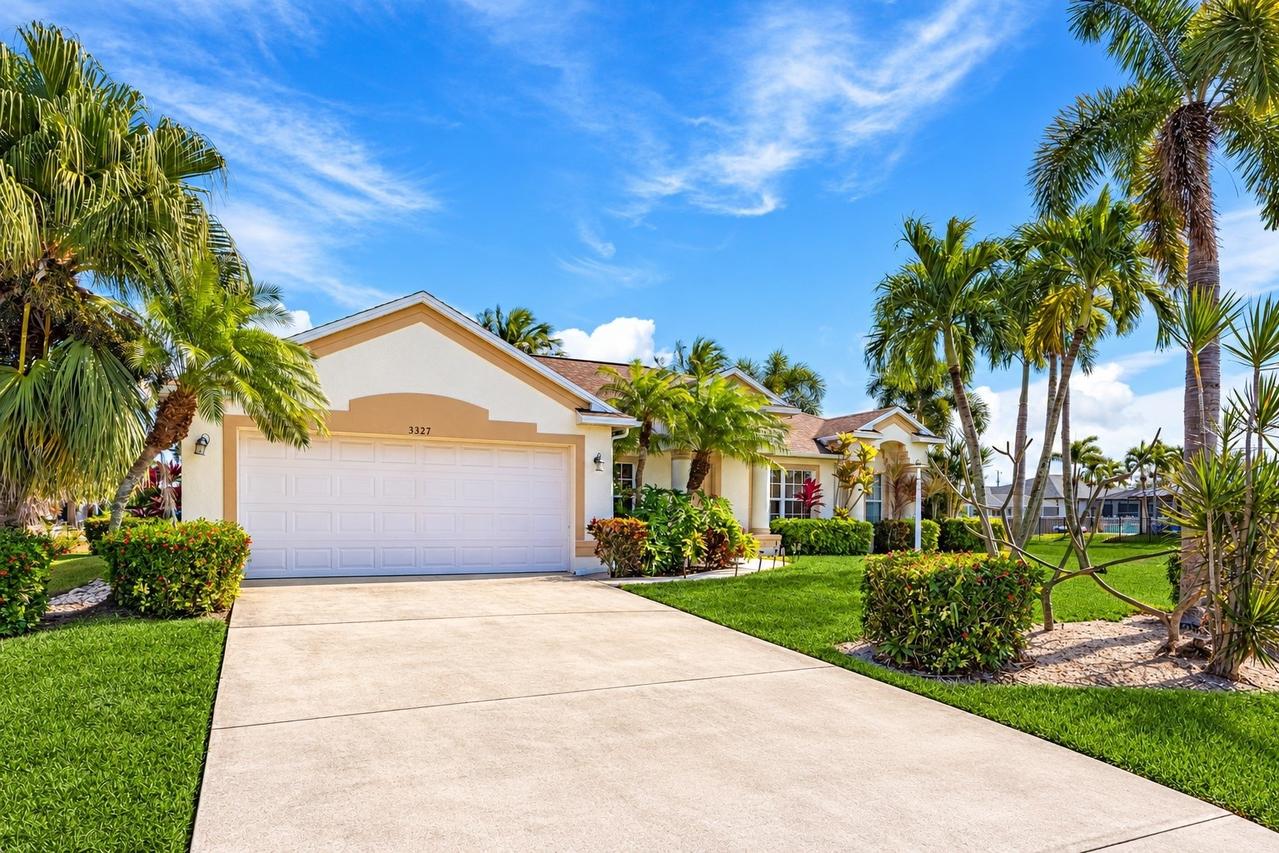 3327 SW 26th Ave., Cape Coral, FL 33914
