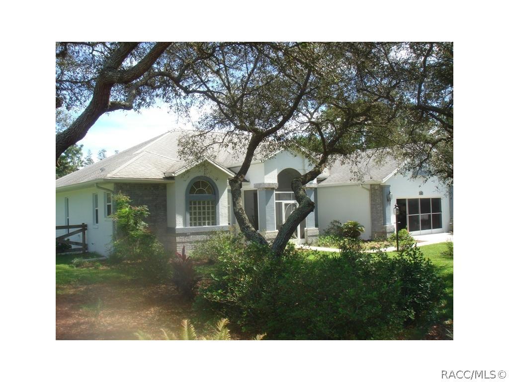 5893 N Oakmont Dr., Beverly Hills, FL 34465
