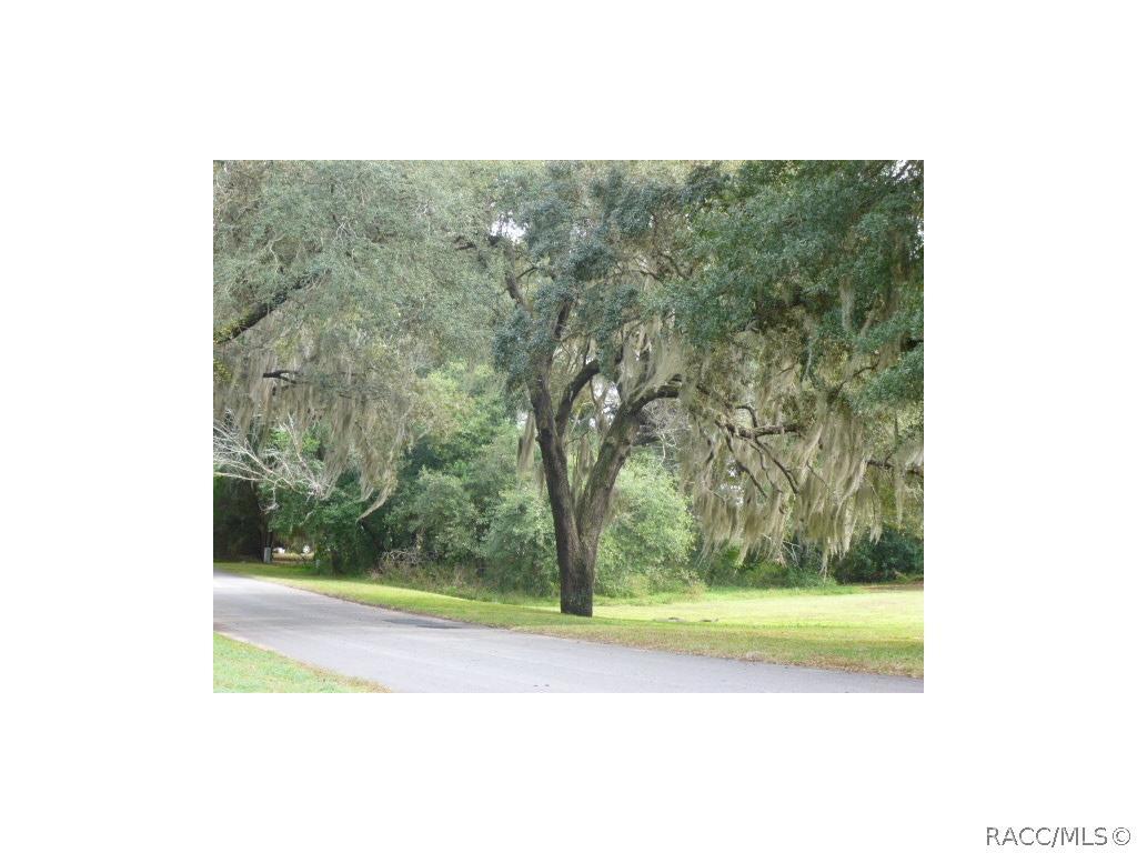 805 Eden Dr., Inverness, FL 34452