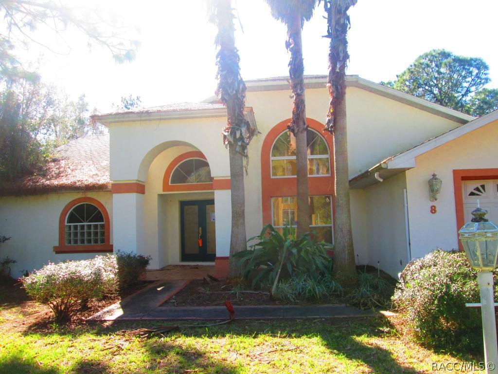 8 Douglas Ct., Homosassa, FL 34446