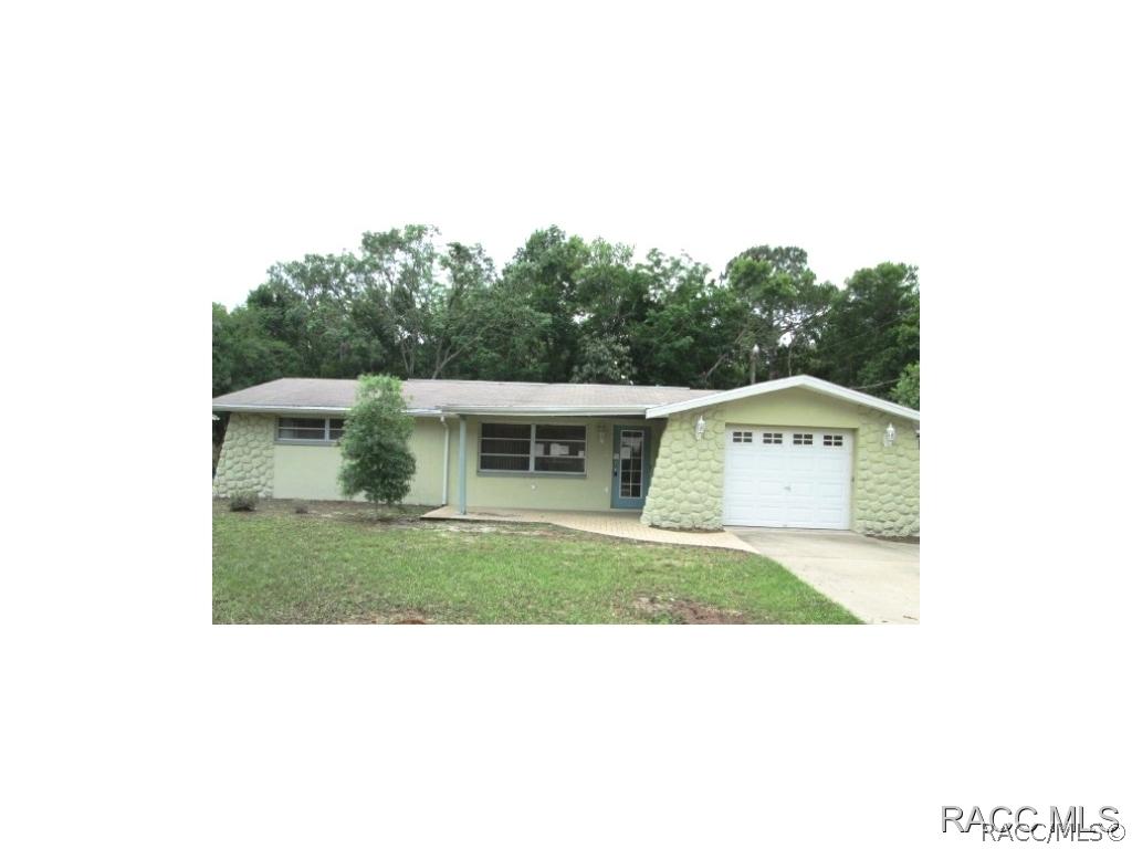 7312 Apache Tr., Spring Hill, FL 34606