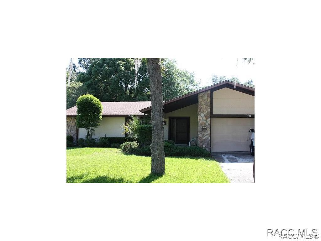 60 Pine St., Homosassa, FL 34446