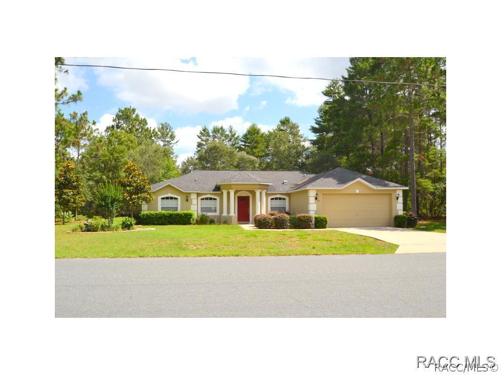 80 Whitewood St., Homosassa, FL 34446