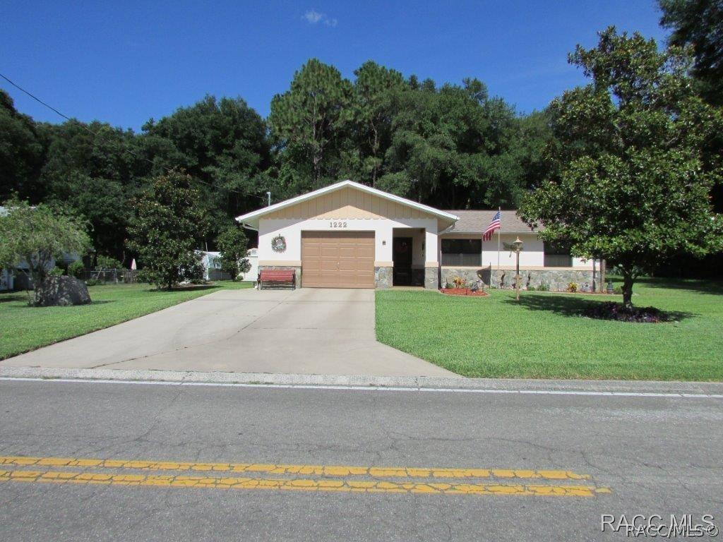 1222 S Highlands Ave., Inverness, FL 34452