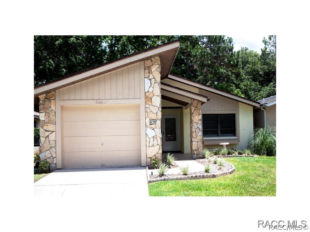 27 Dogwood Dr., Homosassa, FL 34446