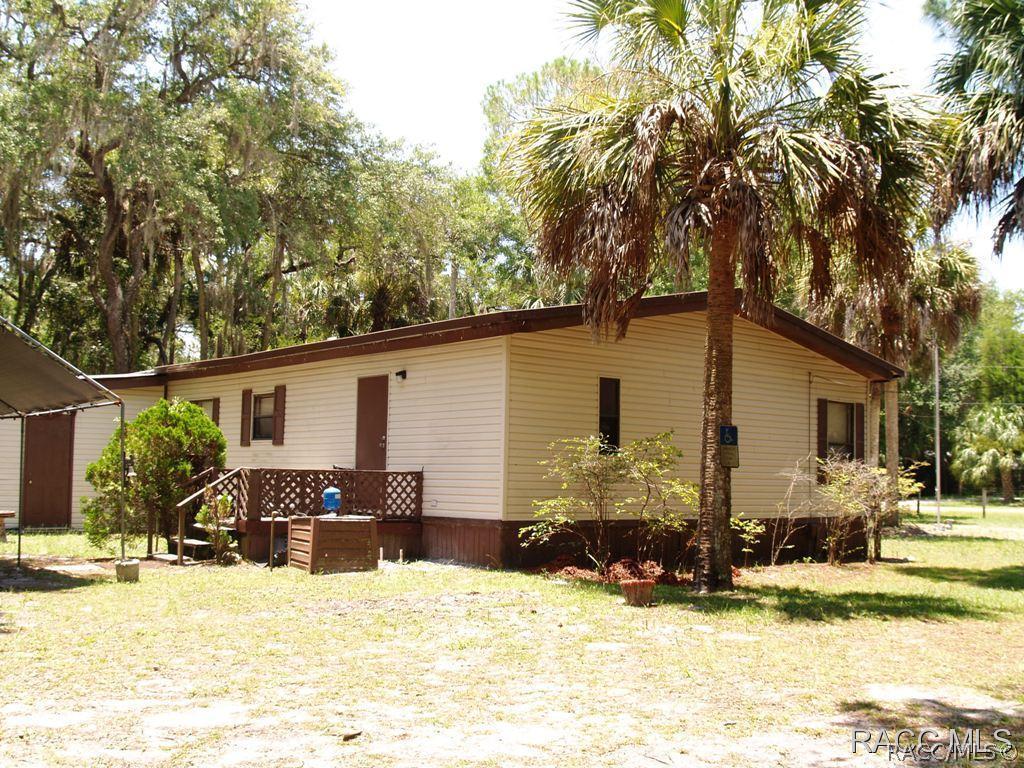 67 Daisy St., Inglis, FL 34449
