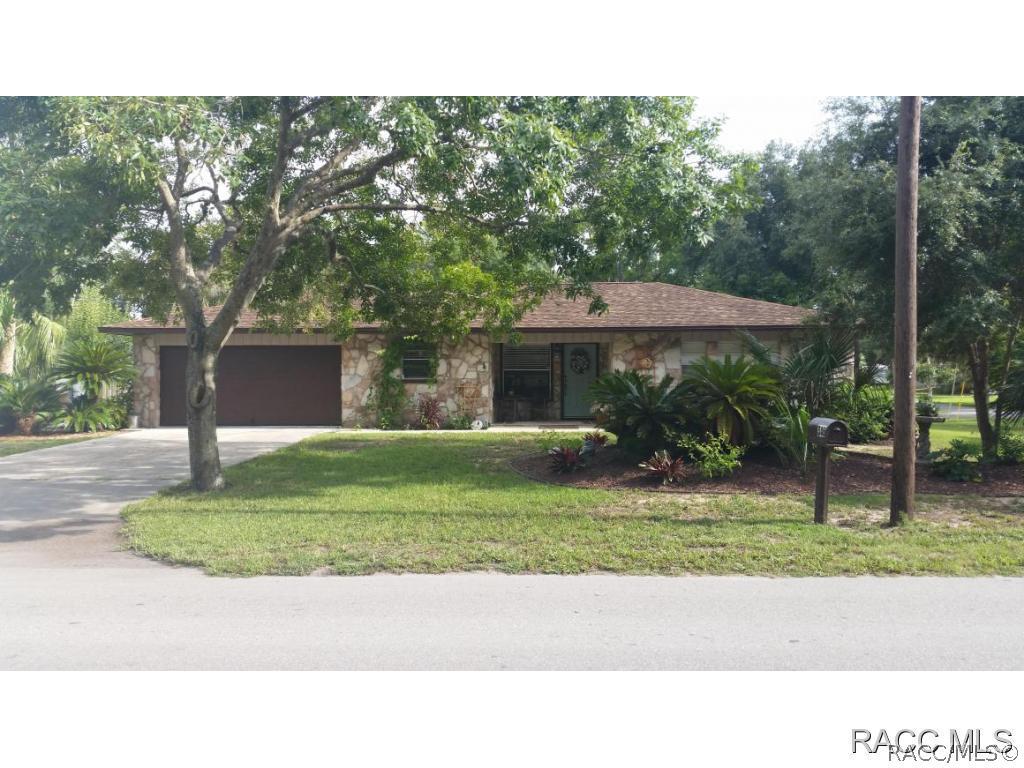 346 SE Paradise Point Rd., Crystal River, FL 34429