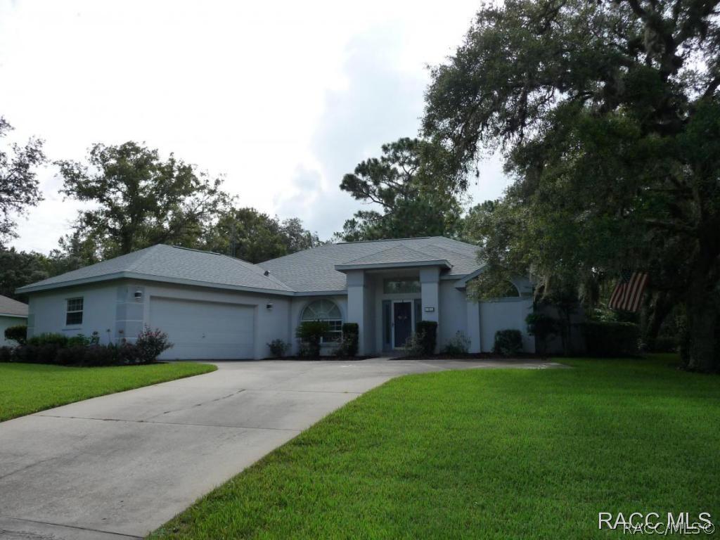5 Linder St., Homosassa, FL 34446