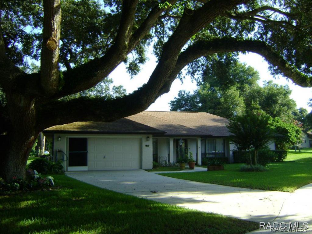 1337 N Hunterston Point, Crystal River, FL 34429