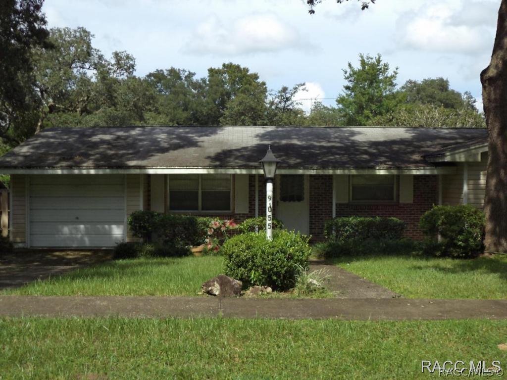 9055 N Golfview Dr., Citrus Springs, FL 34434