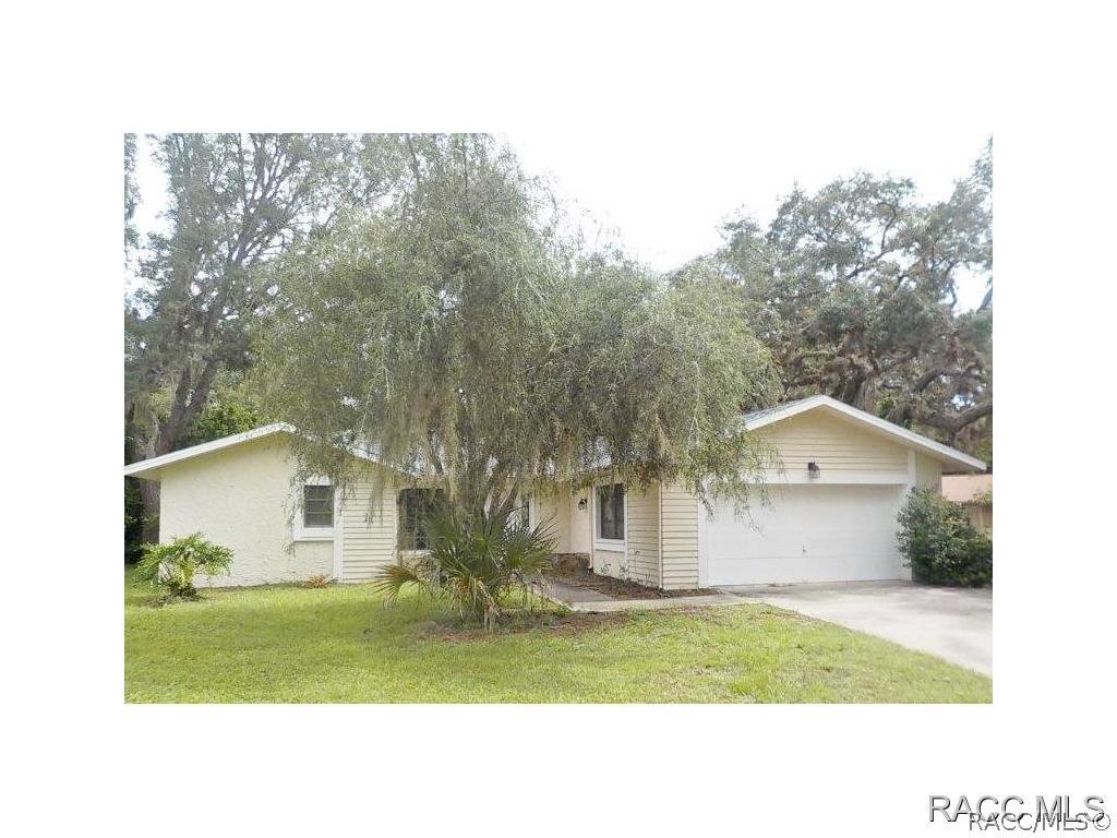 1 Catalpa Ct., Homosassa, FL 34446