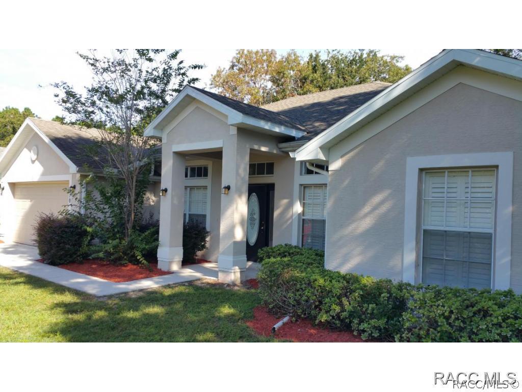 110 Pine St., Homosassa, FL 34446