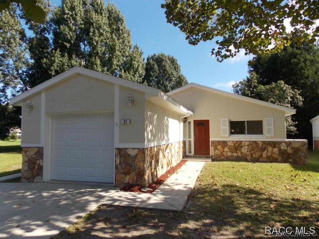 21 Golfview Dr., Homosassa, FL 34446