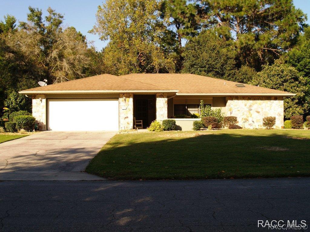 18 Foxgreen Ct., Homosassa, FL 34446