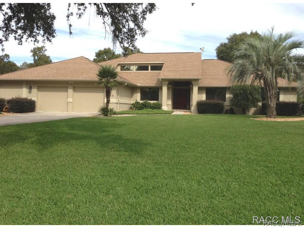138 Pine St., Homosassa, FL 34446