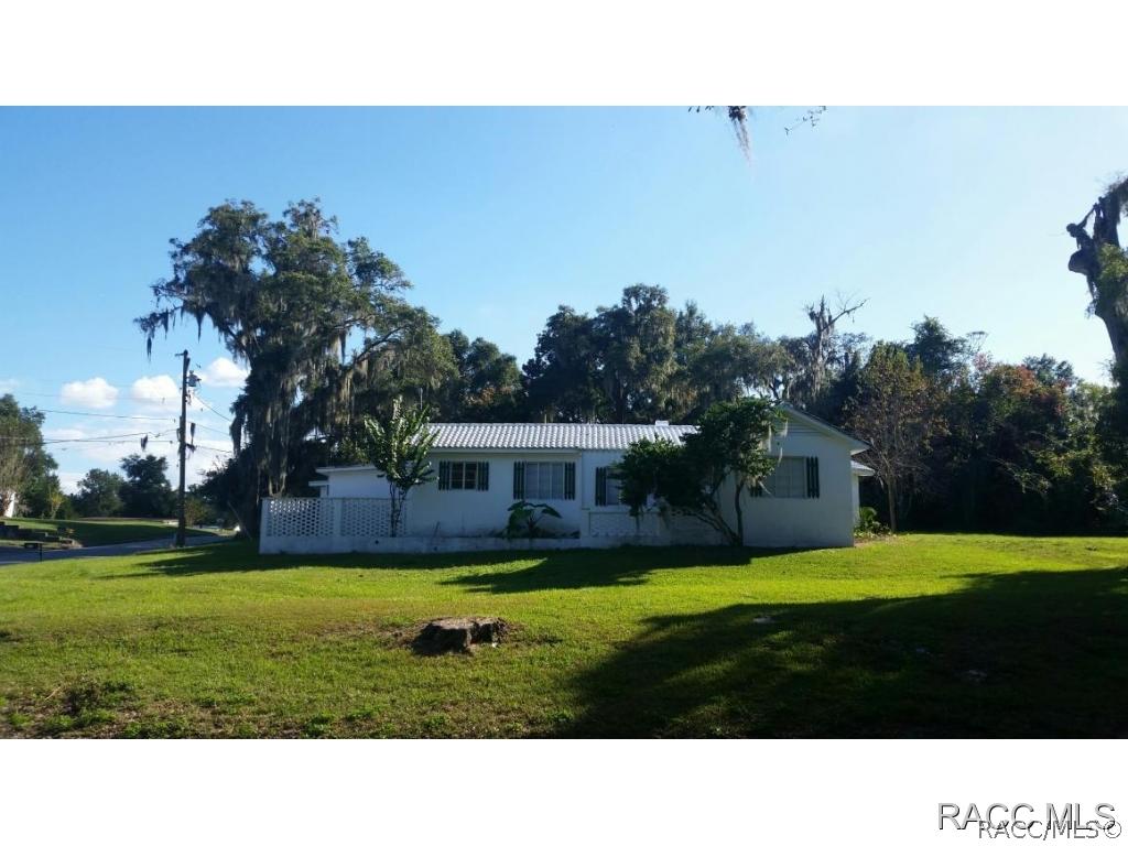 301 W Highland Blvd., Inverness, FL 34452