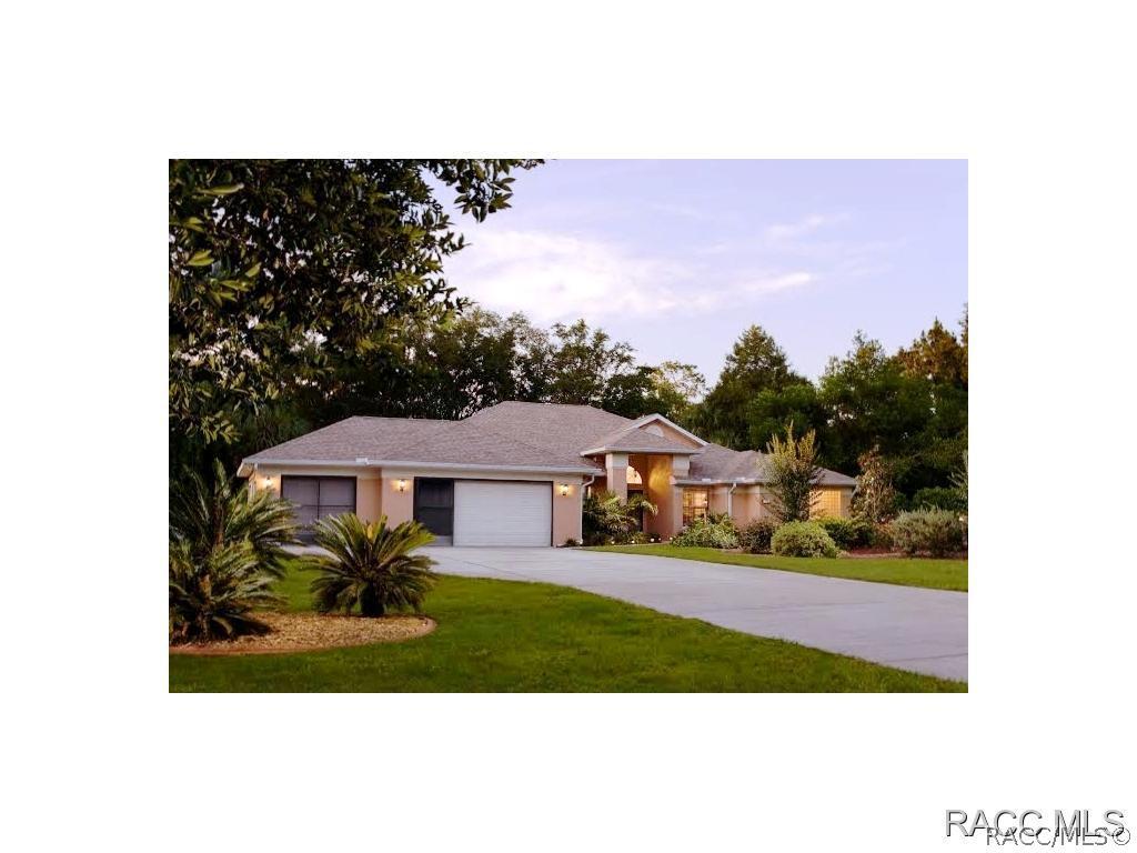 8 Byrsonima Ct., Homosassa, FL 34446