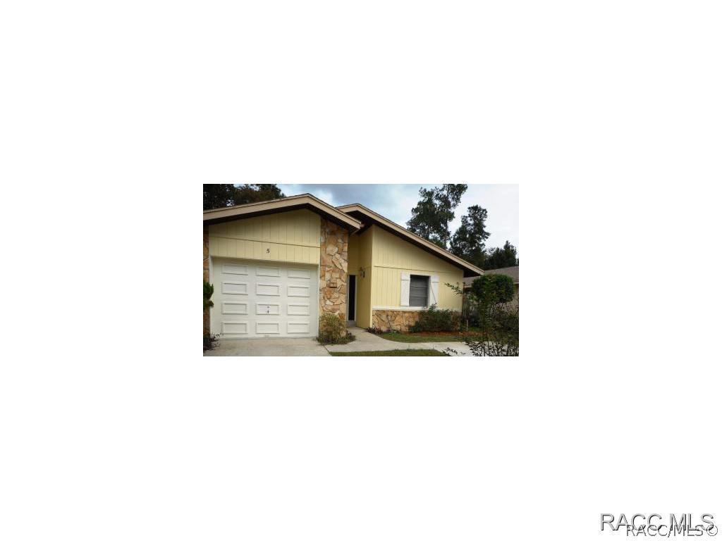 5 Dogwood Dr., Homosassa, FL 34446