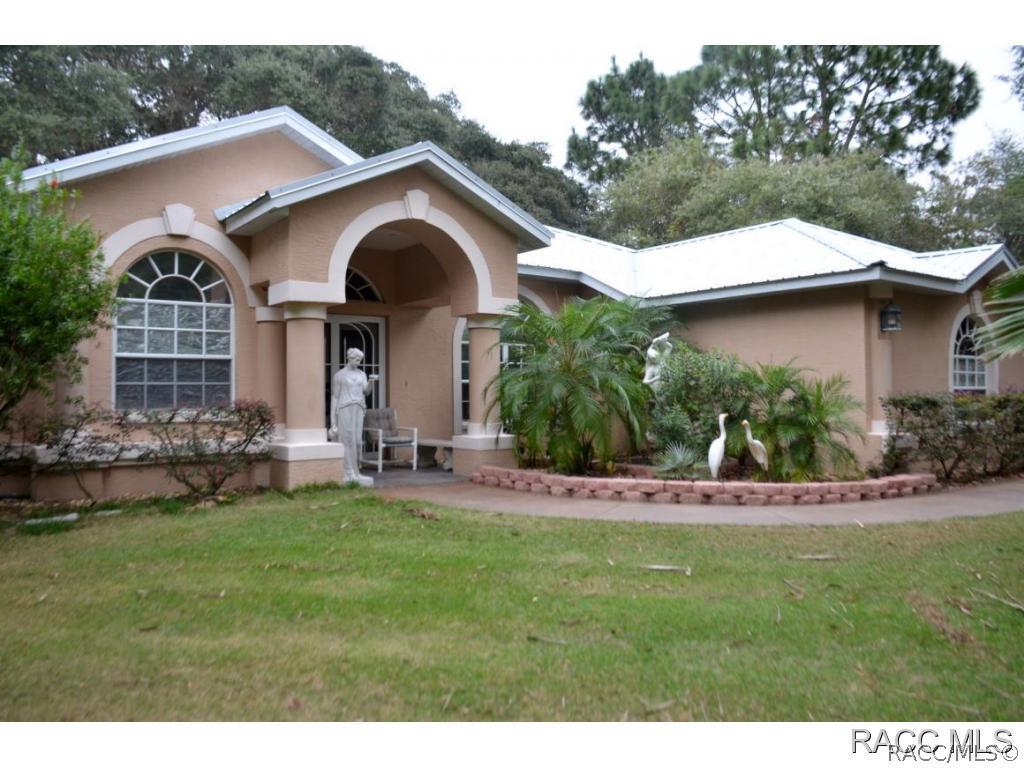 8 N Kensington Ave., Lecanto, FL 34461