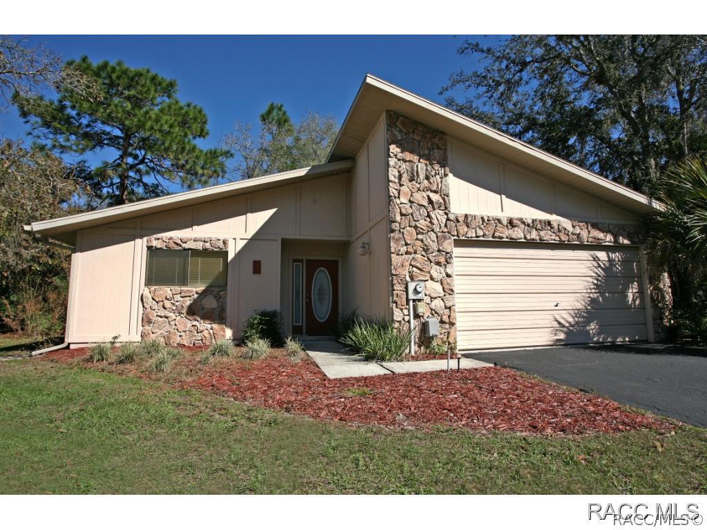 1 Moser Ct., Homosassa, FL 34446