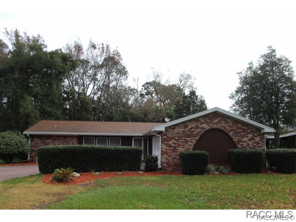 13 Pine Dr., Homosassa, FL 34446