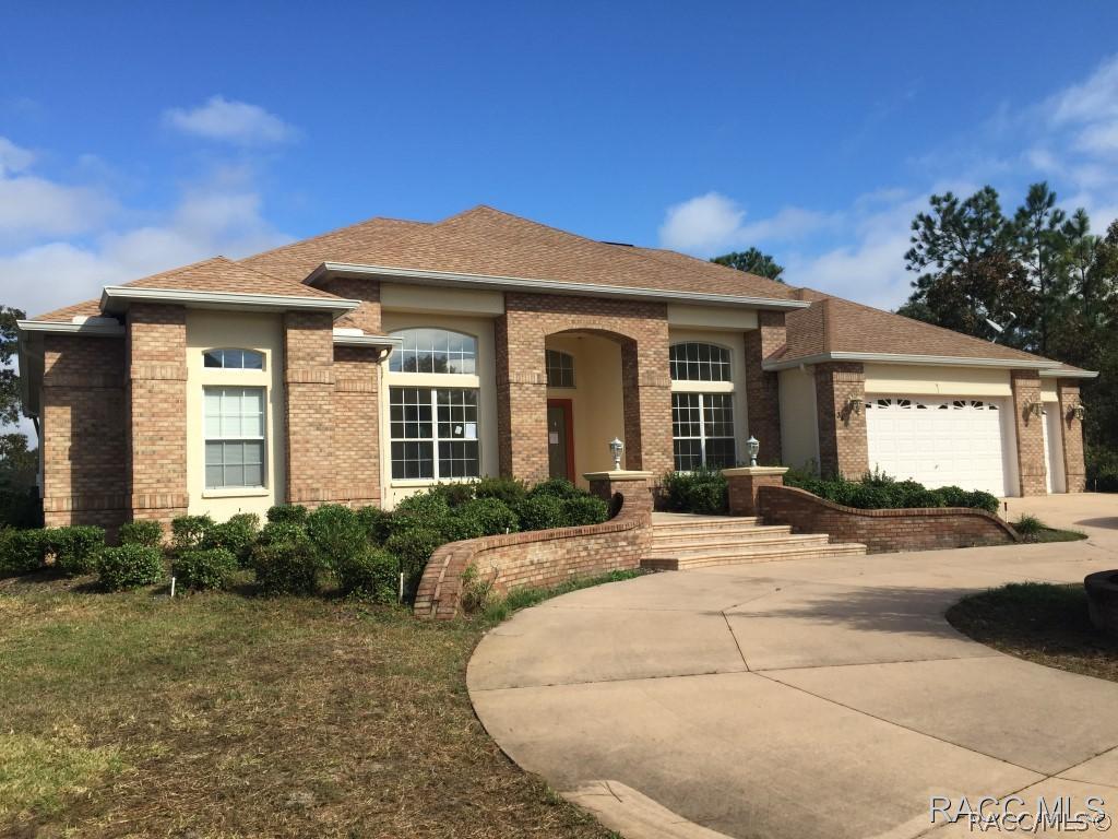 34 Cypress Blvd., Homosassa, FL 34446