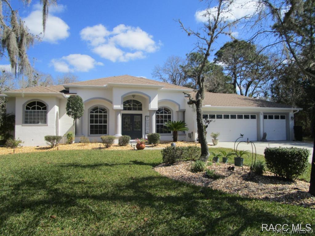 78 Cypress Blvd., Homosassa, FL 34446