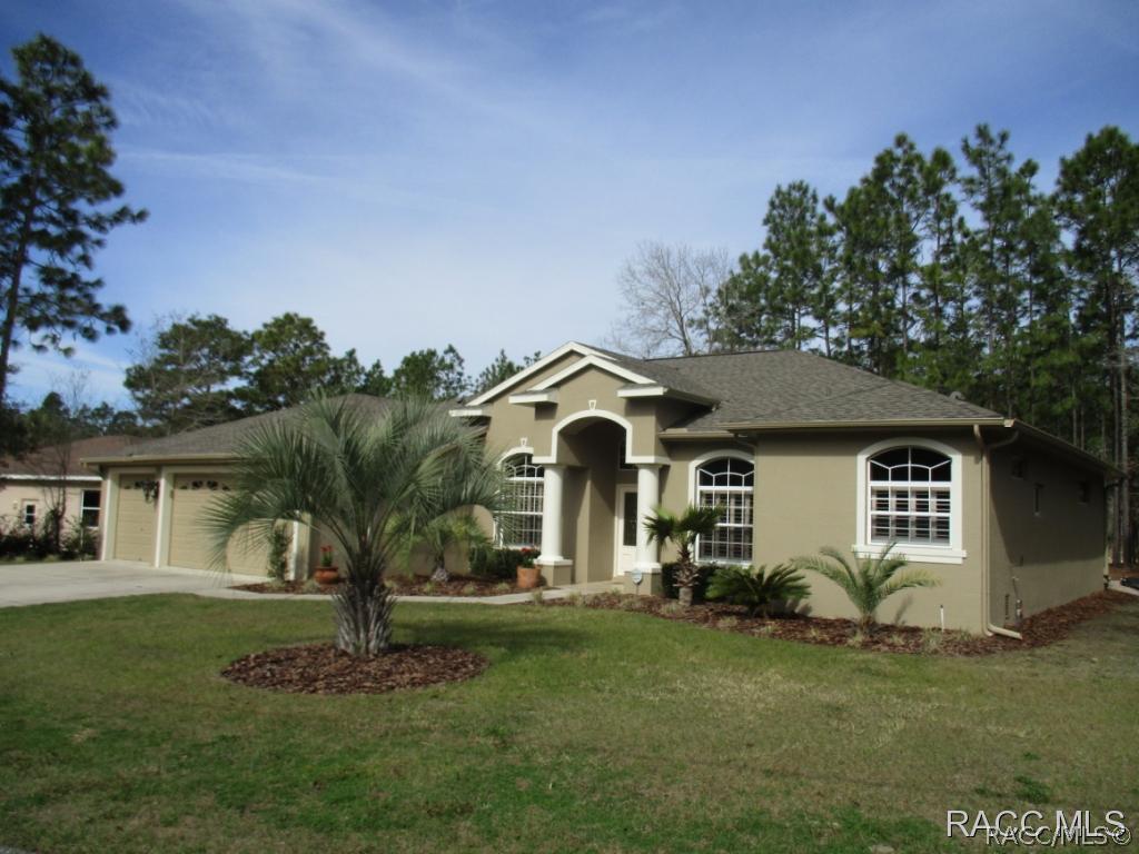 2 Fringetree St., Homosassa, FL 34446