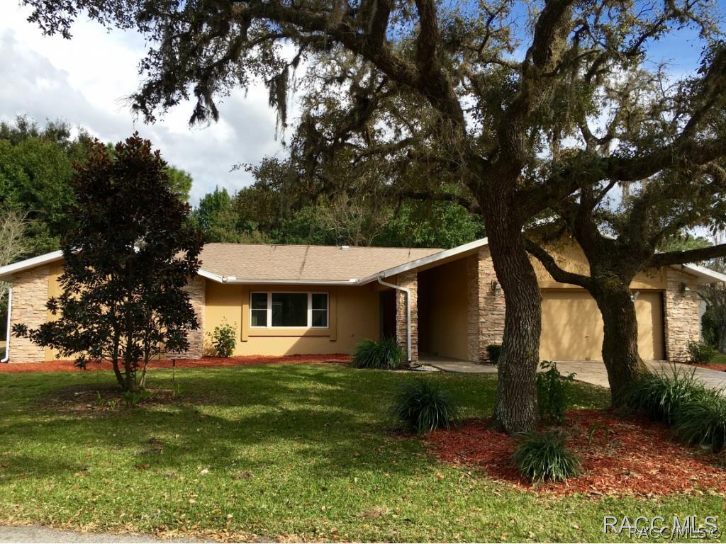 5 Douglas Ct., Homosassa, FL 34446