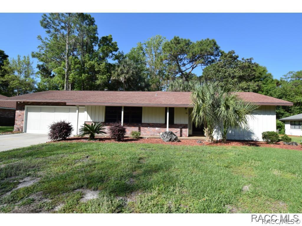 16 Pine Dr., Homosassa, FL 34446