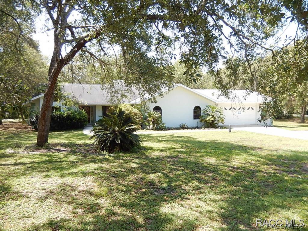 370 E Elton Ct., Lecanto, FL 34461