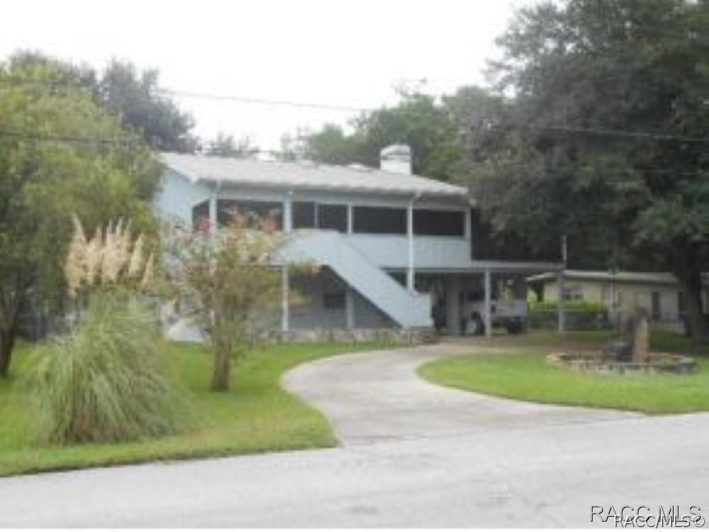 13 Palm Dr., Yankeetown, FL 34498