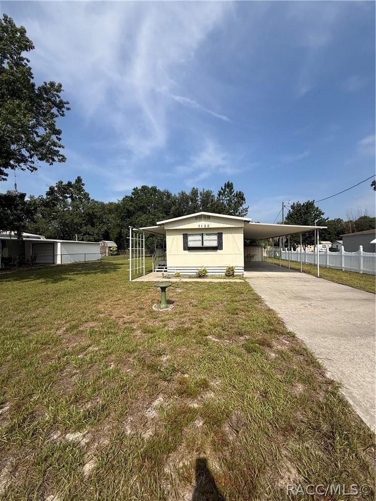 7120 S Sesame Street Ter., Homosassa, FL 34446