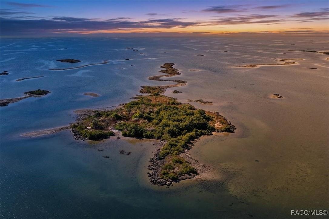 25 Island, Yankeetown, FL 34498