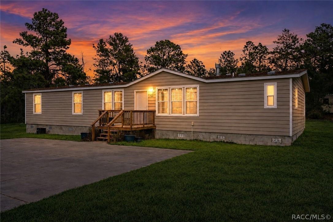 7545 N Damascus Ave., Dunnellon, FL 34433