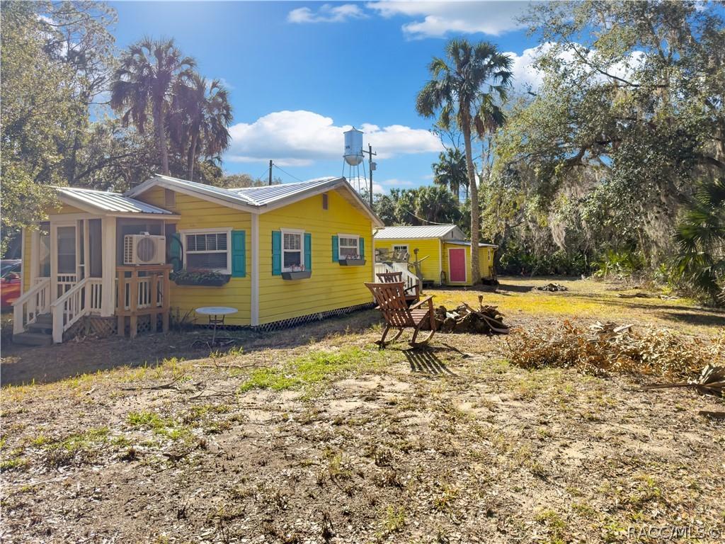 21 52nd St., Yankeetown, FL 34498