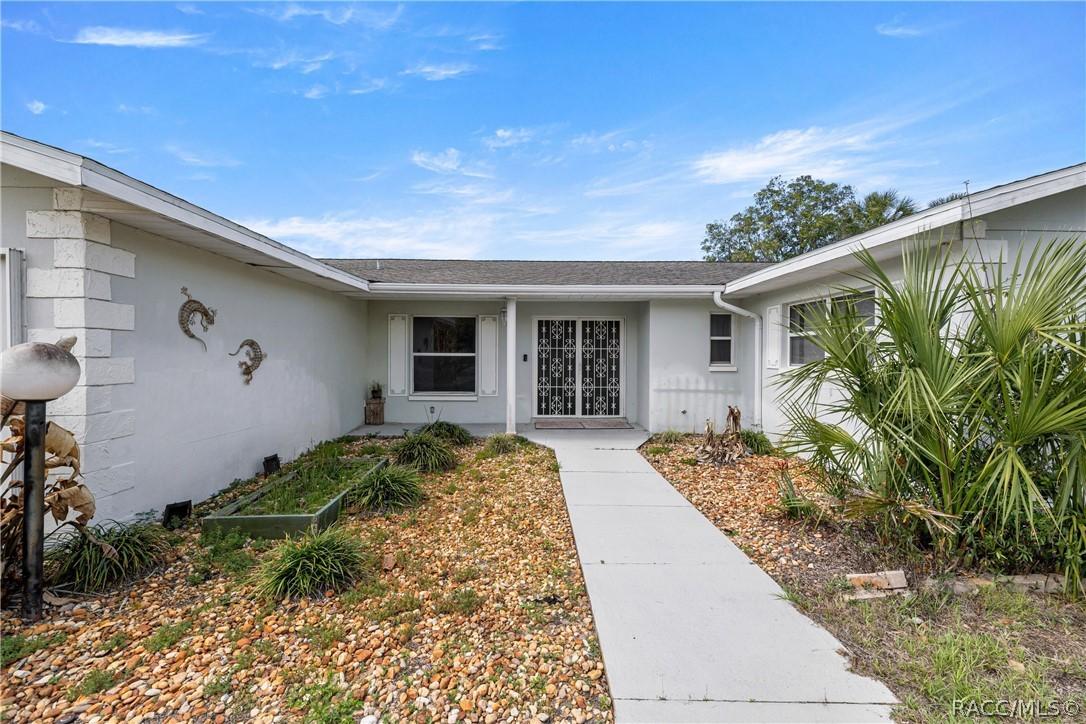 818 N Country Club Dr., Crystal River, FL 34429