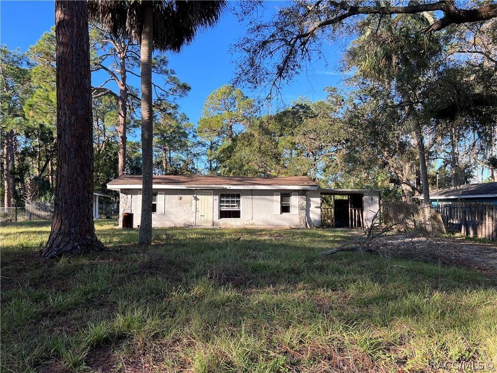 49 63rd St., Yankeetown, FL 34498