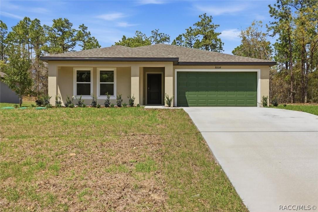 9228 N Athens Dr., Dunnellon, FL 34433