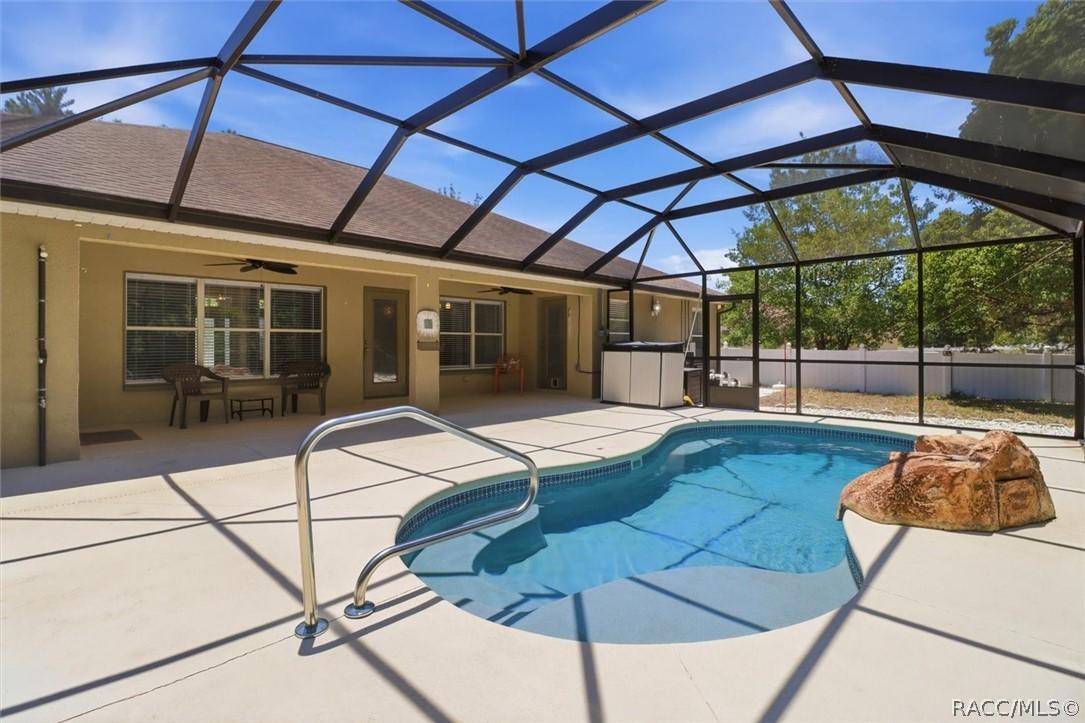 37 Grass St., Homosassa, FL 34446