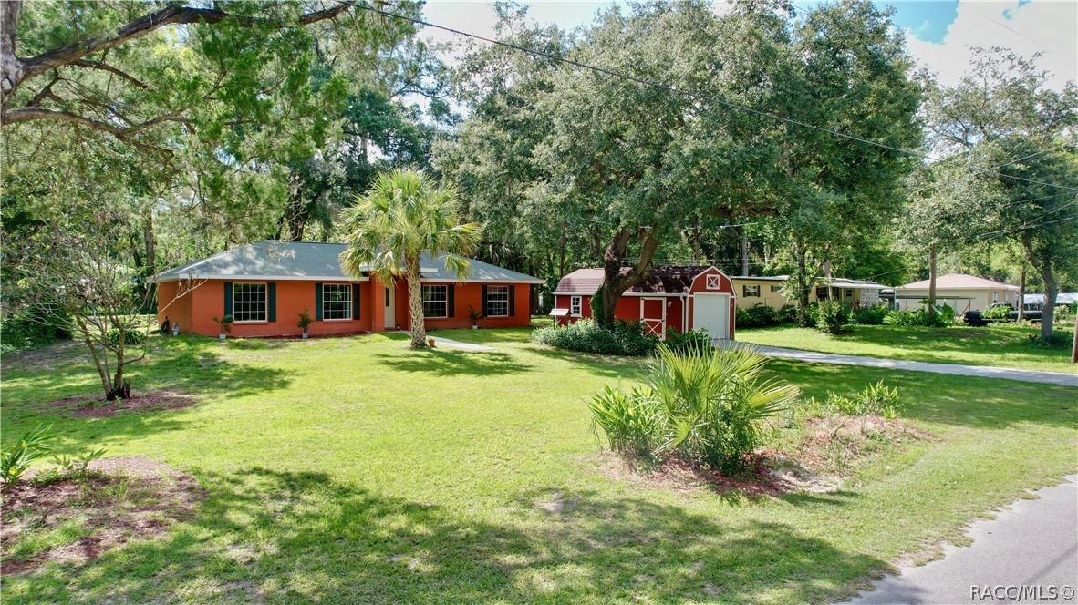 130 N Hawthorne Dr., Inglis, FL 34449